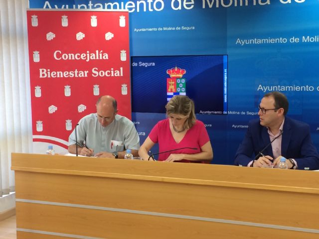 El Ayuntamiento de Molina de Segura y la Fundación Carlos Soriano firman un convenio de colaboración para plazas residenciales de emergencia social - 2, Foto 2