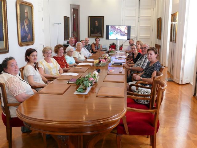 El Ayuntamiento y la Coordinadora de Los Mateos  analizan los trabajos de recuperación del barrio - 1, Foto 1