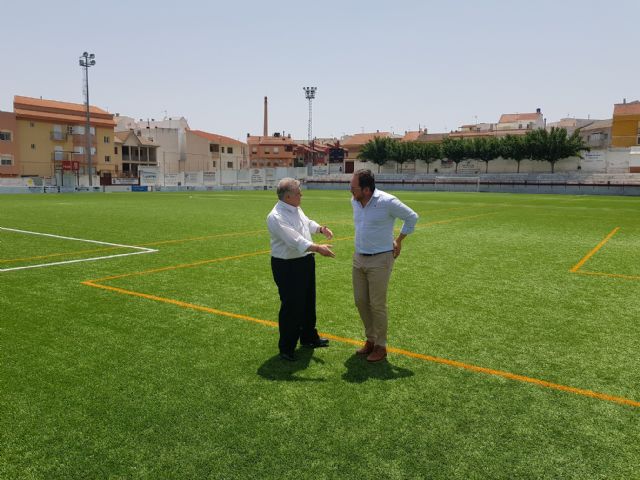 La Comunidad aporta 116.000 euros para renovar el césped del campo de fútbol de Calasparra - 1, Foto 1