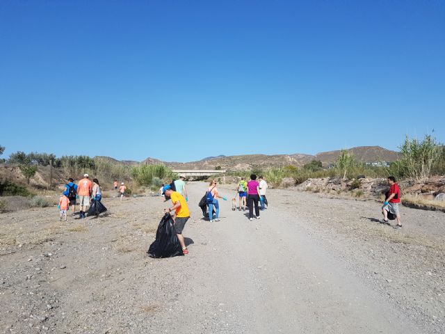 Puerto Lumbreras se suma a la campaña 1m2 por la naturaleza con una jornada de recogida de residuos en la rambla de Vilerda - 1, Foto 1