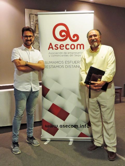 El uso comercial de las redes sociales, tema estrella del desayuno de ASECOM de junio - 4, Foto 4