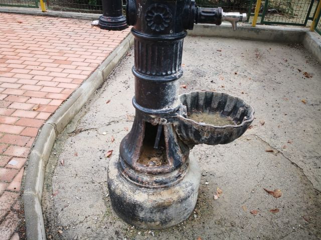 UxA pide al ayuntamiento que ponga en funcionamiento las fuentes de agua potable - 1, Foto 1
