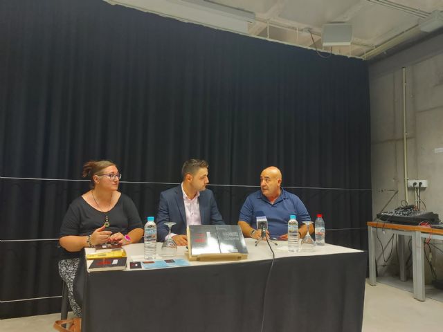 Presentación libro Al otro lado de la puerta - 5, Foto 5