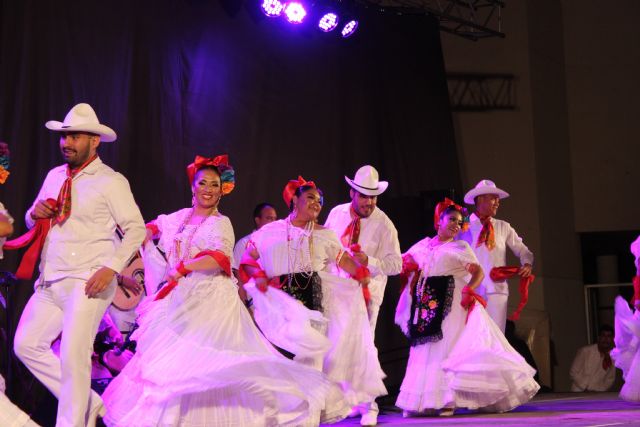 El XXX Festival Internacional de Foklore mostró los bailes y cantes tradicionales de la Región de Murcia, La Palma, México y Estados Unidos - 2, Foto 2