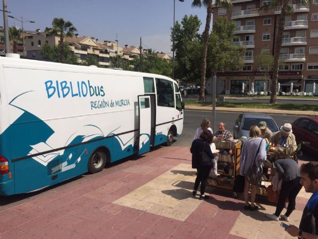 Los bibliobuses de la Biblioteca Regional vuelven este verano a las playas - 2, Foto 2