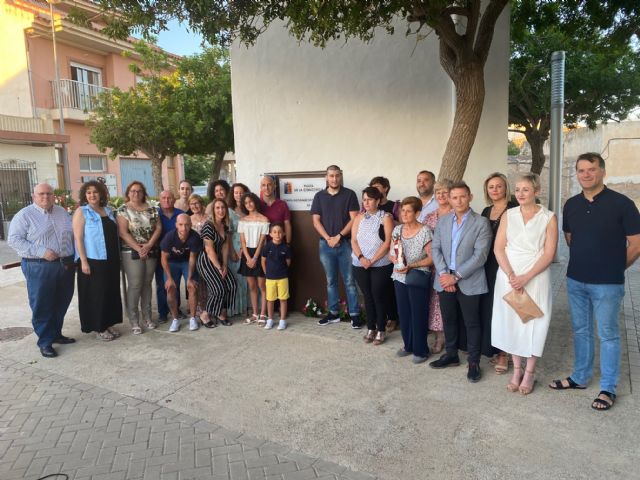 Emotivo acto de denominación de la Plaza de la Concordia Tomás González Sanmartín en el Albardinal - 1, Foto 1