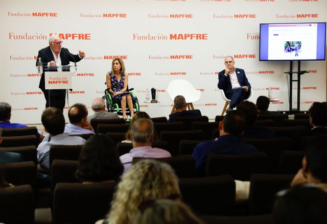 Pere Navarro destaca la importancia de la educación en la política de seguridad vial de los últimos 4 años - 2, Foto 2