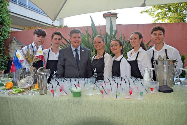 El Ateneo de Triana entregó sus anuales Premios “Llaves corazón de Triana”, en esta III edición el lugar elegido fue el Consulado General de Filipinas - 5, Foto 5