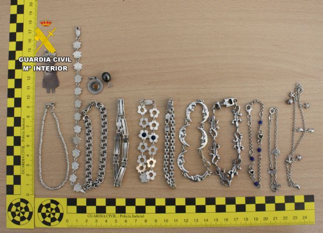 La Guardia Civil detiene a los dos presuntos autores de varios robos en viviendas de Cartagena - 2, Foto 2