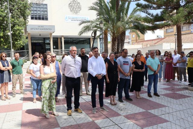 San Pedro del Pinatar guarda un minuto de silencio por las víctimas de la deflagración - 1, Foto 1