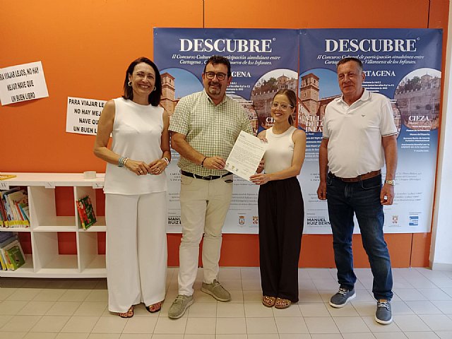 Entregan el premio del segundo concurso cultural Descubre a la ganadora de Cieza, Amanda Barqueros - 1, Foto 1