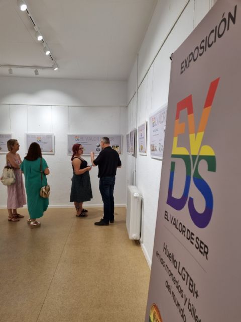 La exposición El valor de ser visibiliza la huella LGTBI+ en monedas y billetes del mundo - 1, Foto 1