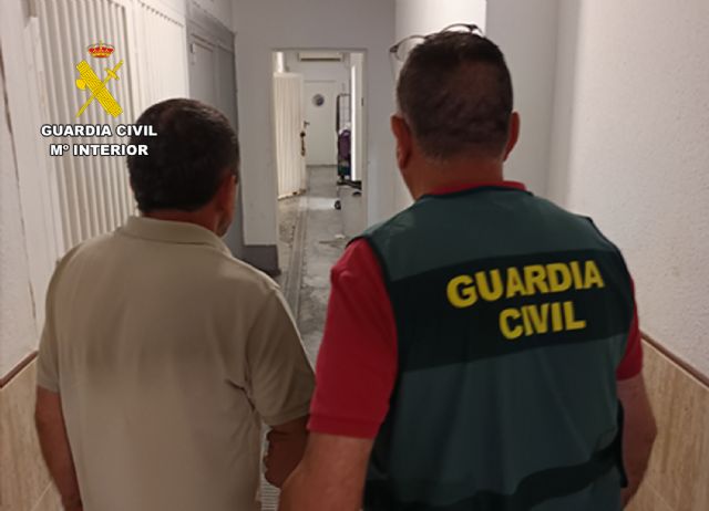 La Guardia Civil detiene en Torrevieja a los dos presuntos autores de un robo en una vivienda de Caravaca de la Cruz - 3, Foto 3