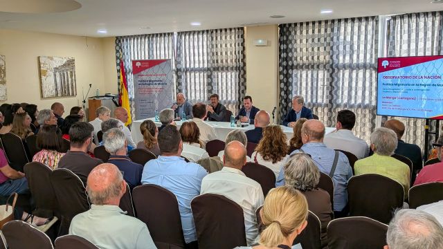 El Observatorio de la Nación de DENAES y VOX analizan en La Manga las nefastas consecuencias de la inmigración ilegal en la Región - 3, Foto 3
