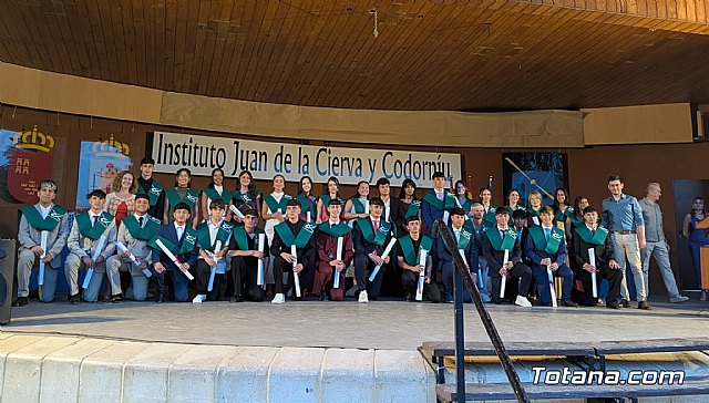 El IES Juan de la Cierva despide a 169 alumnos en una graduaci�n marcada por la emoci�n, el humor y el recuerdo