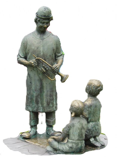 Monumento en bronce a Fofó en el Parque de El Retiro de Madrid, obra de Juan de Ávalos (1977). El recuerdo del payaso sigue vivo 50 años después. (Fotografía de archivo / Vía pública), Foto 5