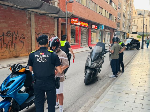 La Policía Local despliega más de 14 controles cada día y detiene a seis personas durante la última semana - 4, Foto 4