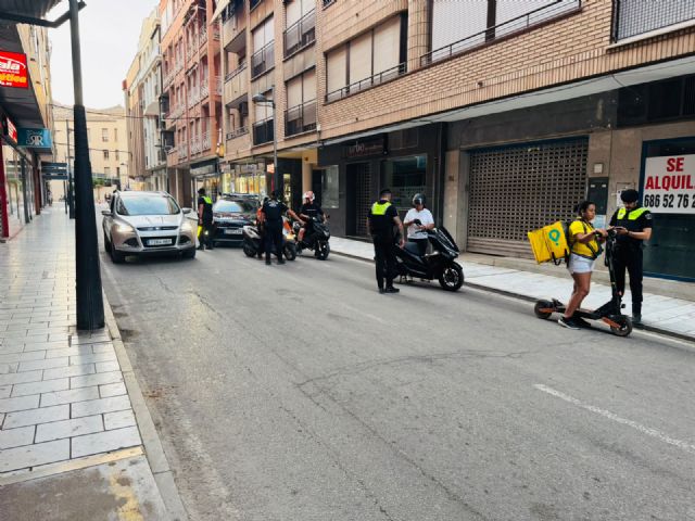 La Policía Local despliega más de 14 controles cada día y detiene a seis personas durante la última semana - 5, Foto 5