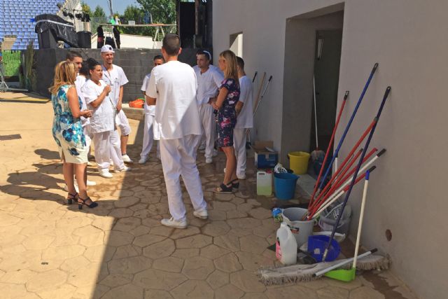 Los 15 jóvenes torreños que se forman como limpiadores con un programa remunerado del SEF, ya de prácticas - 1, Foto 1