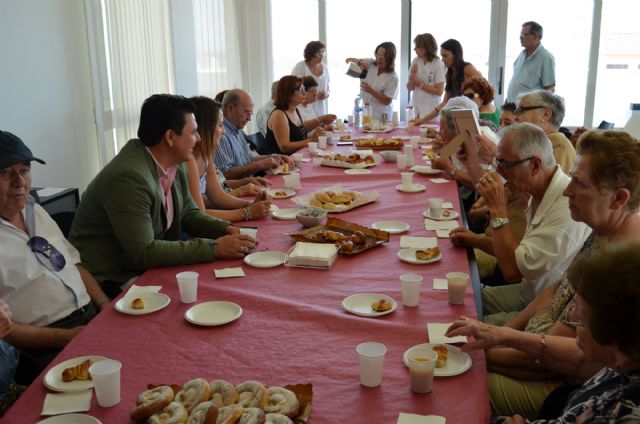 El alcalde celebró el Día de los Abuelos con los usuarios del Centro de Estancias Diurnas de Personas Mayores - 2, Foto 2