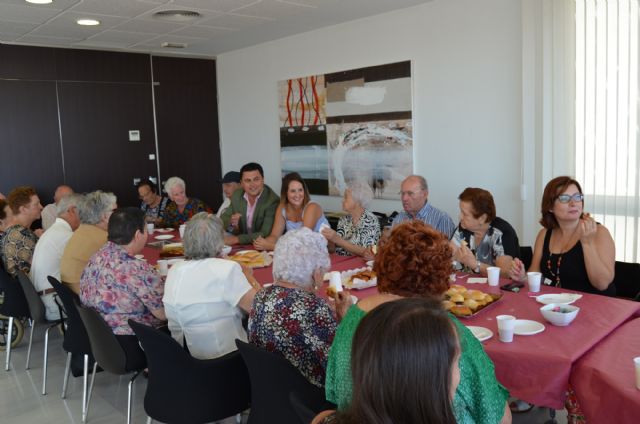 El alcalde celebró el Día de los Abuelos con los usuarios del Centro de Estancias Diurnas de Personas Mayores - 3, Foto 3