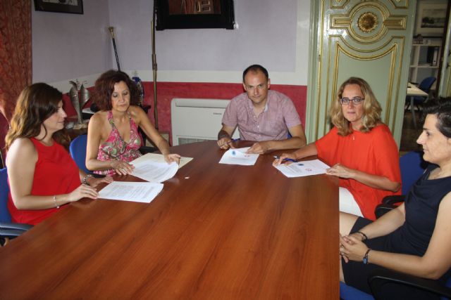 El Ayuntamiento de Cehegín suscribe un convenio de colaboración con la Organización de Mujeres Empresarias y Profesionales (OMEP) - 2, Foto 2