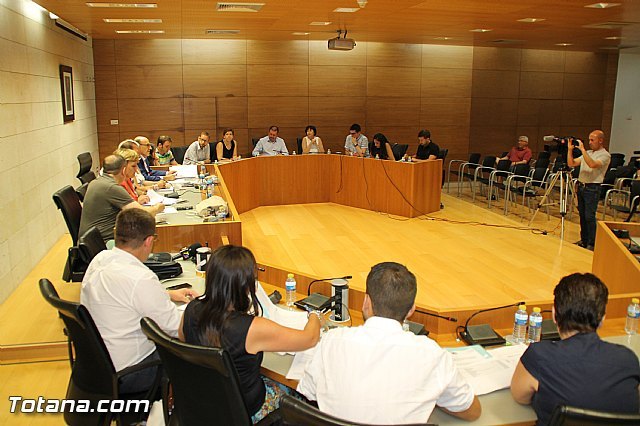 El Pleno tratará la modificación de la ordenanza fiscal por la prestación del servicio del Cementerio municipal, Foto 1