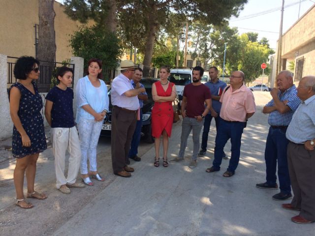 La Alcaldesa de Molina de Segura visita el desarrollo de las obras que se ejecutan con cargo a los Presupuestos Participativos 2016 - 1, Foto 1