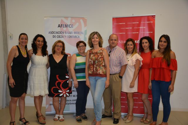 El Ayuntamiento de Blanca y AFEMCE firman un convenio para promover  la integración laboral de jóvenes con enfermedad mental - 1, Foto 1