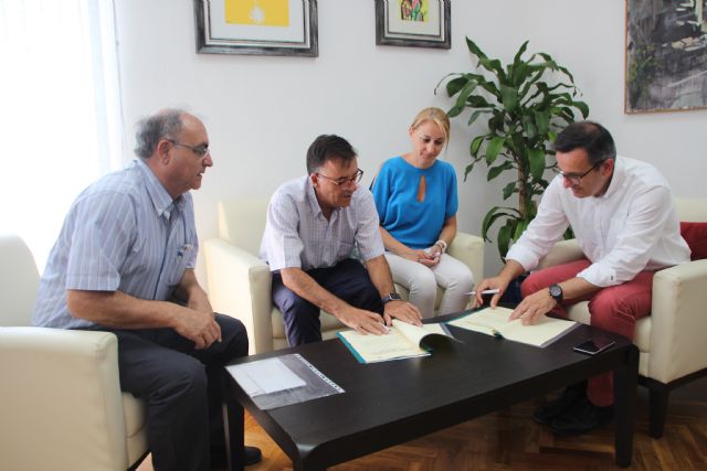 El Ayuntamiento y Cruz Roja renuevan su convenio de colaboracin, Foto 1