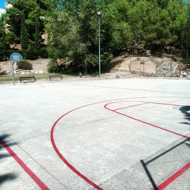 El Ayuntamiento de Caravaca realiza obras de mejora en colegios y jardines a través del programa de rehabilitación psicosocial - 3, Foto 3