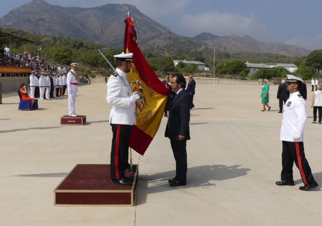El consejero de Presidencia jura bandera en la Escuela de Infantería de Marina ´General Albacete y Fuster´ - 1, Foto 1