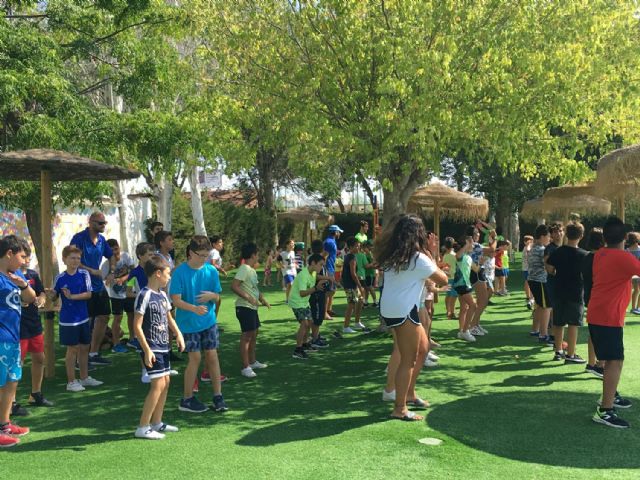 Más de 600 niños de entre 3 y 12 años pasarán este verano por la Escuela Infantil de Verano y Campus Deportivos en el Polideportivo municipal de San Javier - 2, Foto 2
