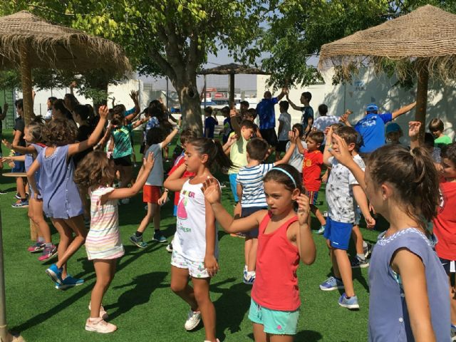 Más de 600 niños de entre 3 y 12 años pasarán este verano por la Escuela Infantil de Verano y Campus Deportivos en el Polideportivo municipal de San Javier - 3, Foto 3