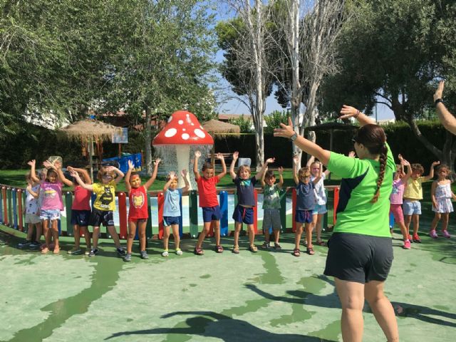 Más de 600 niños de entre 3 y 12 años pasarán este verano por la Escuela Infantil de Verano y Campus Deportivos en el Polideportivo municipal de San Javier - 4, Foto 4