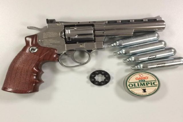 La Policía Local de Cartagena interviene droga y un revólver de aire comprimido al conductor de un vehículo - 1, Foto 1