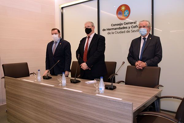 El Consejo General de Hermandades y Cofradías de la Ciudad de Sevilla ha presentado este medio dia su cartel anunciador del Día de la Virgen 2020 - 1, Foto 1