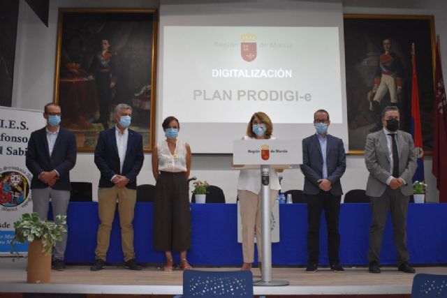 La Comunidad invertirá 46,2 millones en la transformación digital del sistema educativo regional - 1, Foto 1