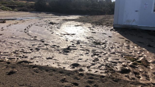 Las playas de Águilas comienzan a recuperar la normalidad tras las fuertes lluvias de ayer - 1, Foto 1