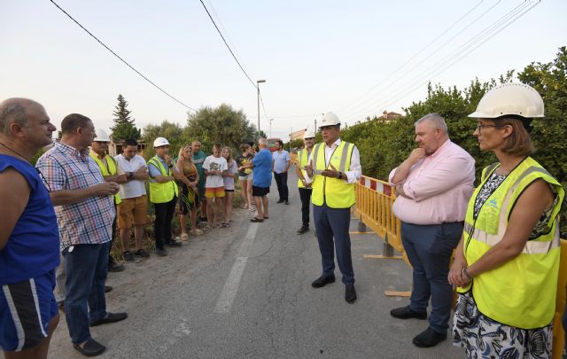 El carril de la Acequia Aljada y la Vereda de Riquelme de Llano de Brujas amplían su red de alcantarillado con un novedoso sistema de saneamiento por vacío - 1, Foto 1