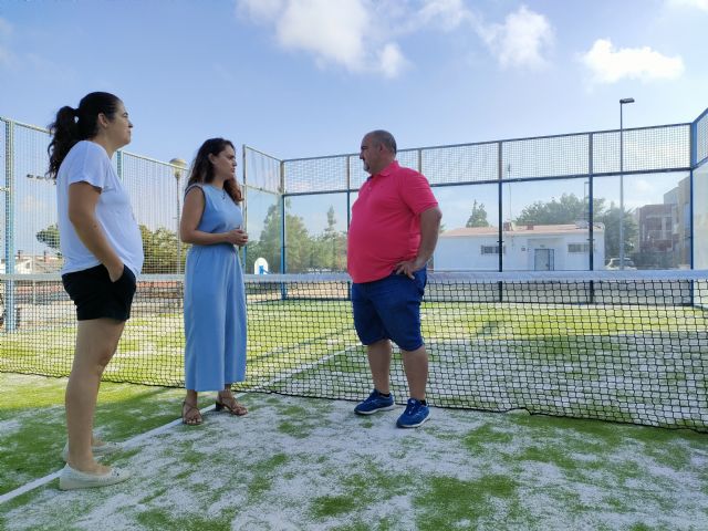 La Concejalía de Deportes de Lorca renueva la pista de pádel de Los Jopos para que los jugadores y jugadoras disfruten de las mejores instalaciones municipales - 1, Foto 1