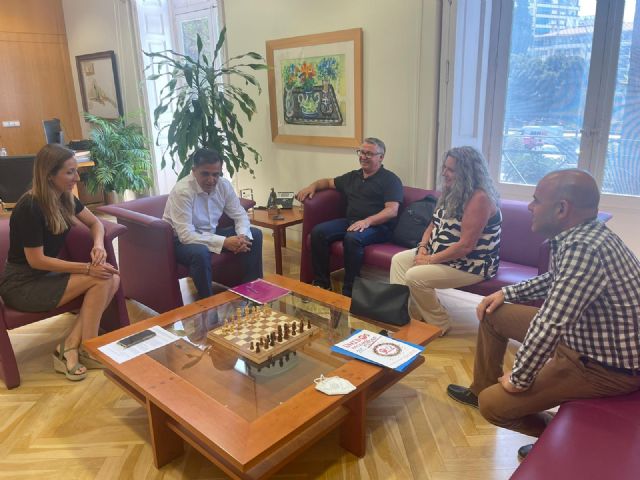 UGT Servicios Públicos denuncia ante el alcalde de Murcia la situación crítica de la sanidad pública en el municipio por el incumplimiento de las promesas del Gobierno Regional - 1, Foto 1