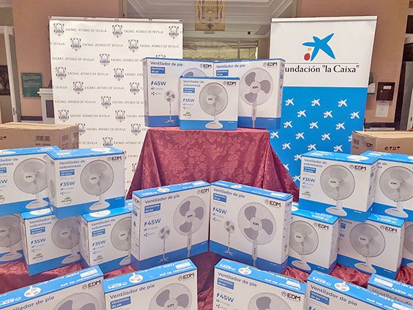 La acción social del Ateneo de Sevilla entrega 150 ventiladores, los destinatarios han sido asociaciones y entidades que trabajan en el ámbito de la marginación social - 2, Foto 2