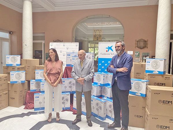 La acción social del Ateneo de Sevilla entrega 150 ventiladores, los destinatarios han sido asociaciones y entidades que trabajan en el ámbito de la marginación social - 3, Foto 3