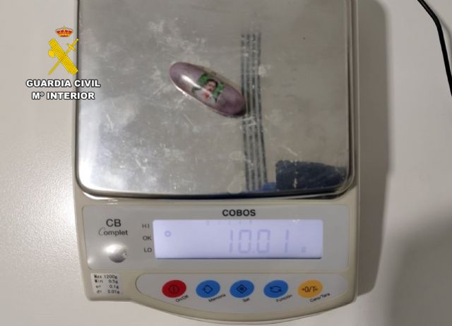 La Guardia Civil sorprende en el aeropuerto de Corvera a un pasajero con cerca de 15 kilos de droga - 4, Foto 4