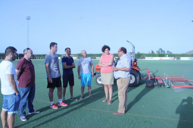 El Ayuntamiento de Puerto Lumbreras reacondiciona el césped del Campo de Fútbol Municipal - 2, Foto 2