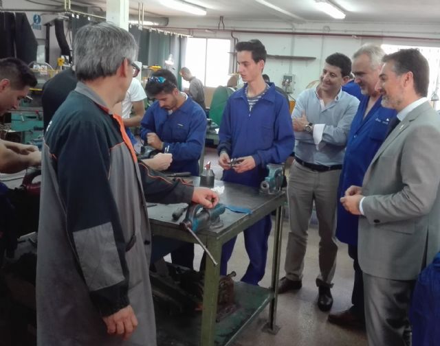 Educación amplía la oferta de FP con más de 120 títulos y la adapta a la realidad laboral de cada comarca - 1, Foto 1