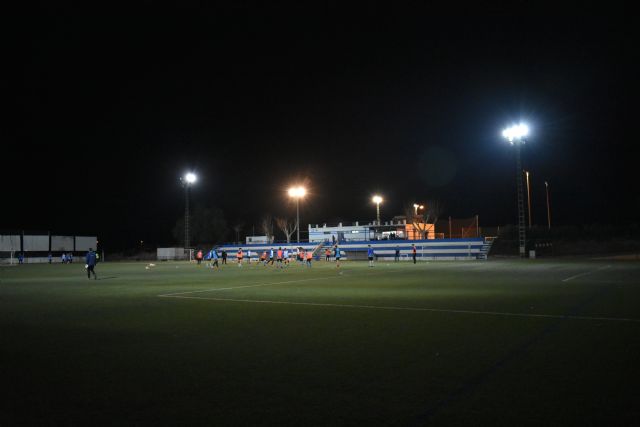 El PSOE exige al Ayuntamiento la reposición de las luminarias de los distintos campos de fútbol del municipio - 2, Foto 2