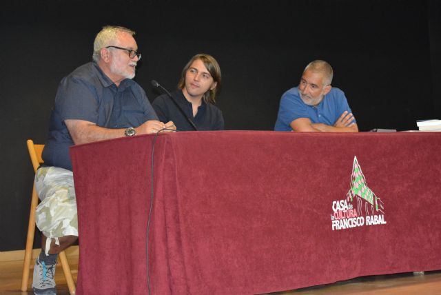 Juan Soto Ivars presenta en Águilas la novela Crímenes del futuro - 1, Foto 1