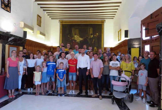 Abel Torreblanca recibe el reconocimiento de la Concejalía de Deportes tras su participación en el Campeonato del Mundo Júnior de Atletismo Paralímpico - 1, Foto 1